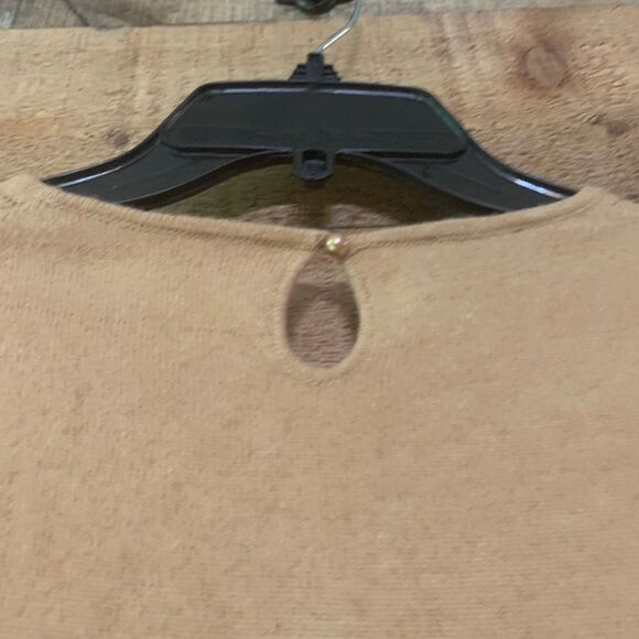Talbots tan cashmere sweater, size medium petite - Picture 12 of 12